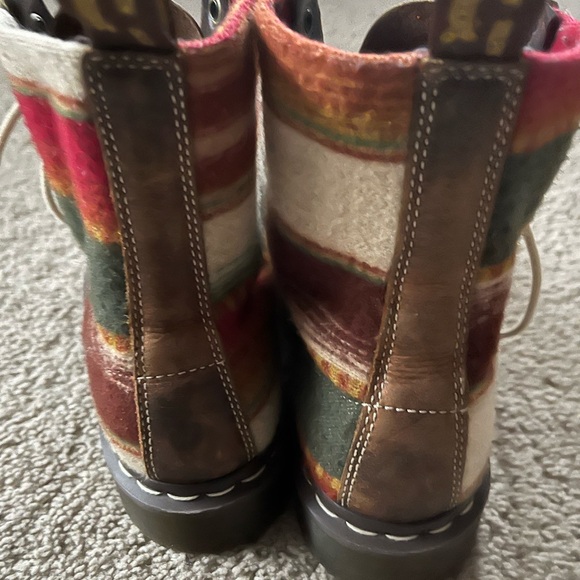 Doc Martens x Pendleton Boots - Picture 4 of 6